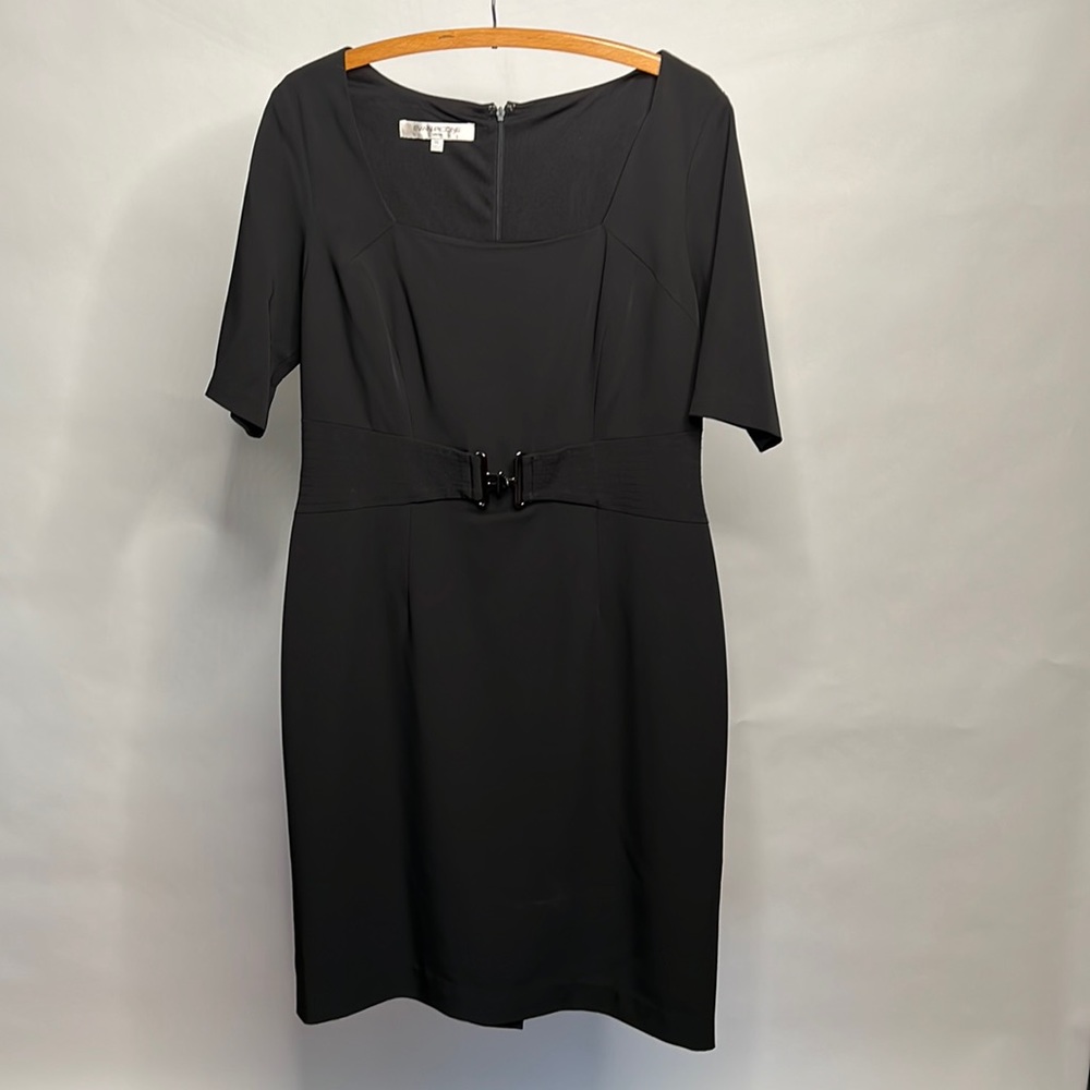 Short sleeve black dress